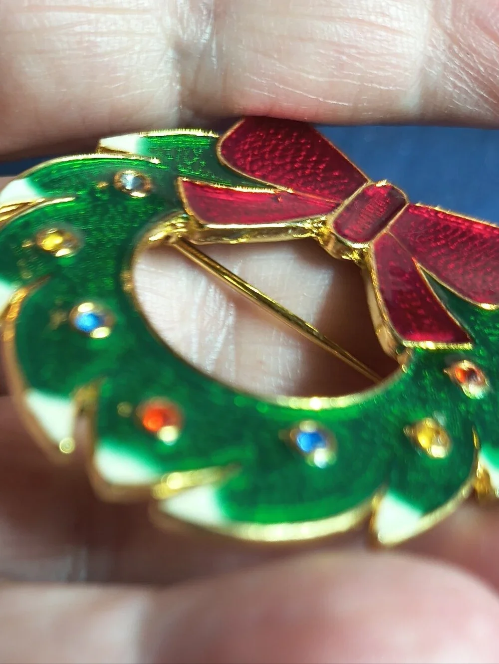 Vintage ART Arthur Pepper Christmas Wreath Brooch Red Green Enamel Rhinestone